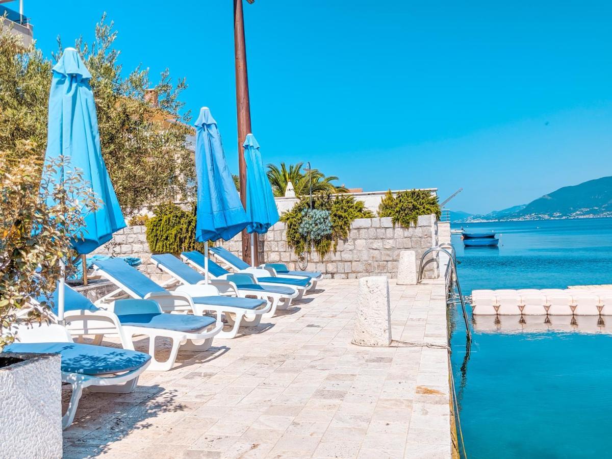Apartments Maestral Tivat Buitenkant foto