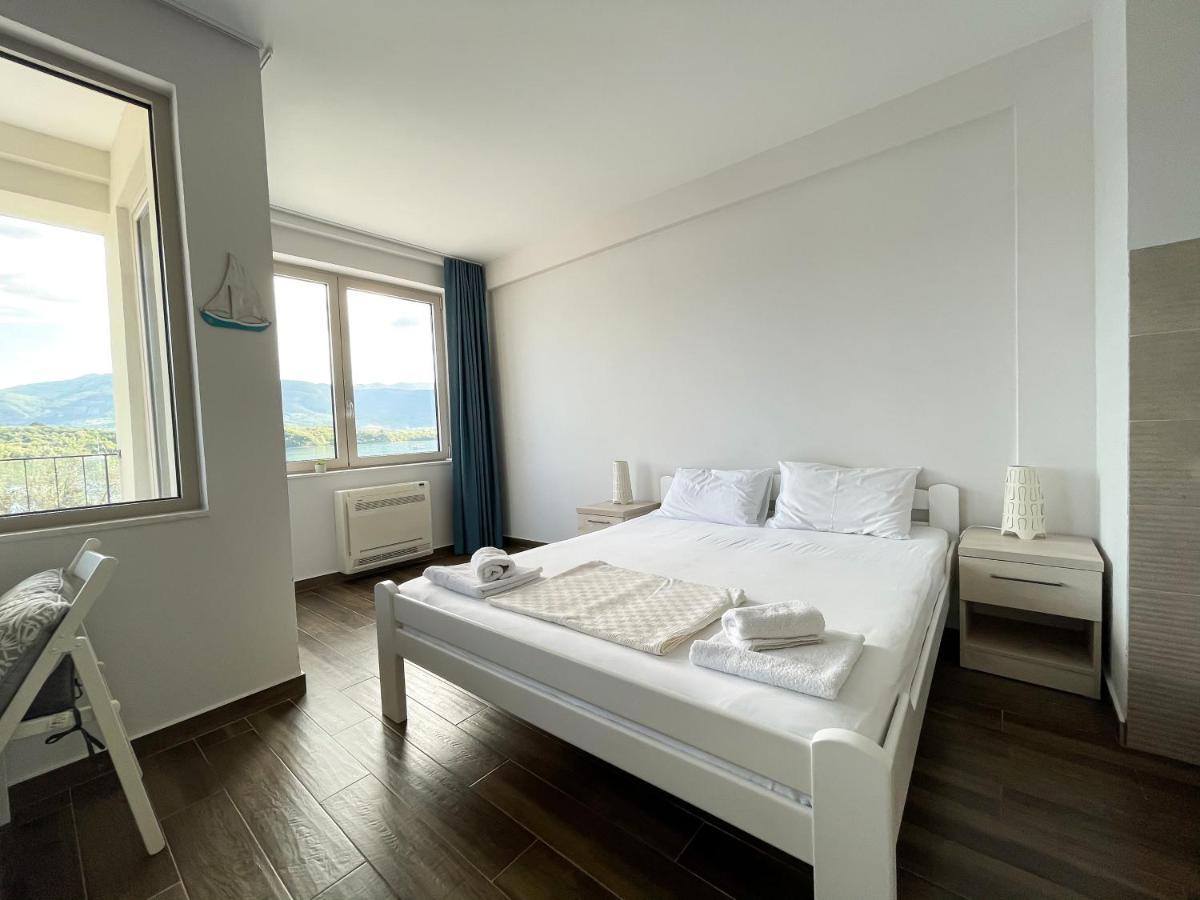 Apartments Maestral Tivat Buitenkant foto