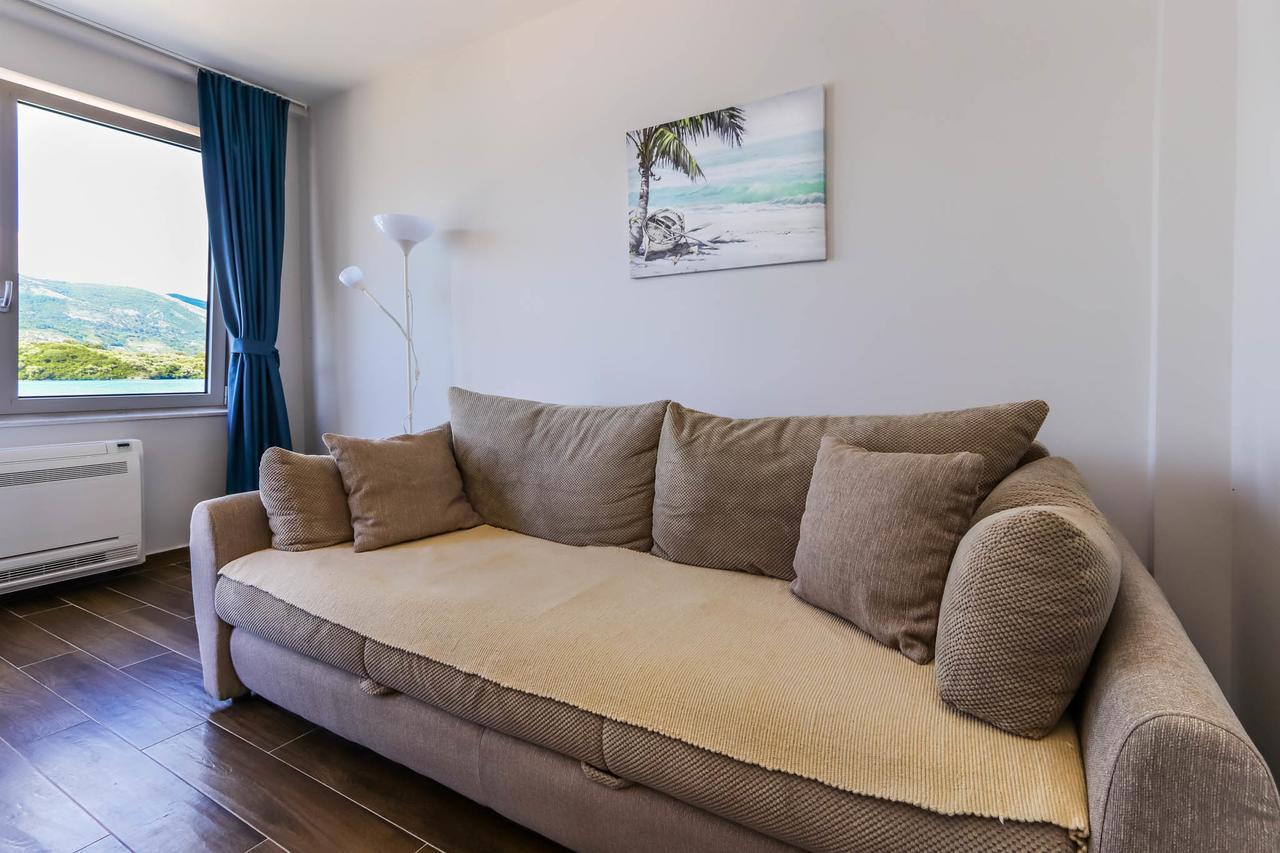 Apartments Maestral Tivat Buitenkant foto